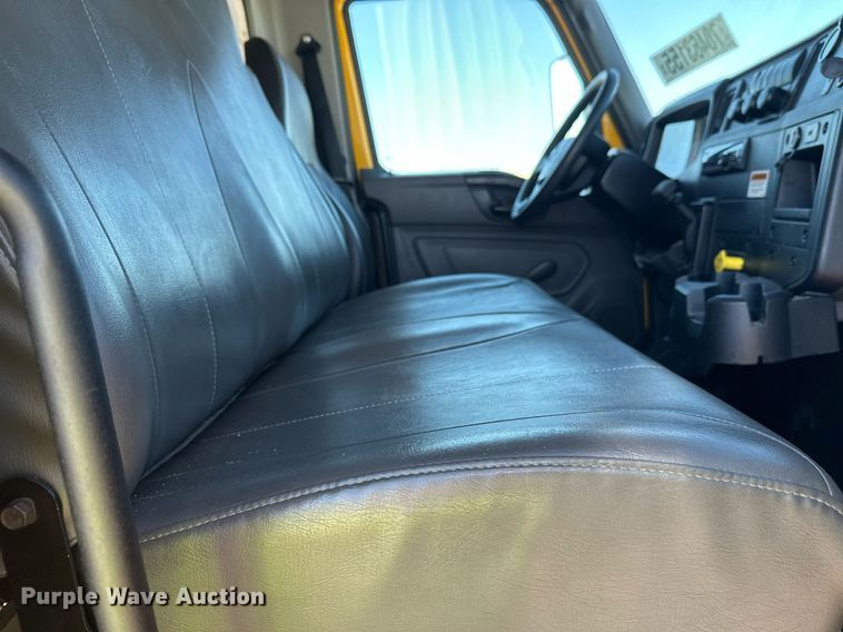 image for item YA0991 2020 International MV607 box truck