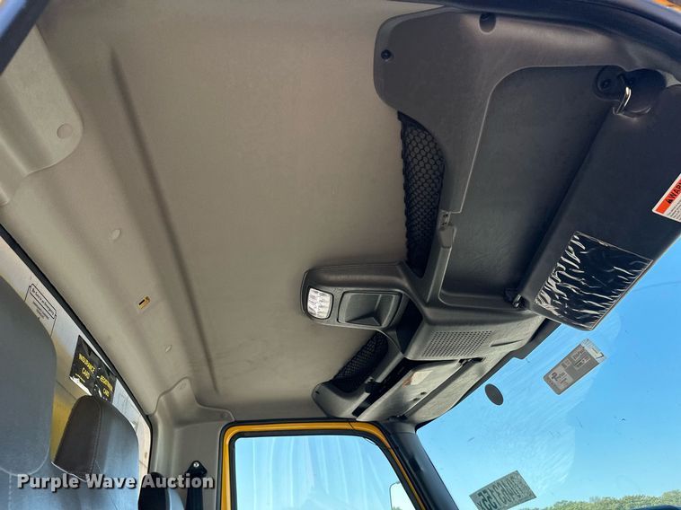 image for item YA0991 2020 International MV607 box truck