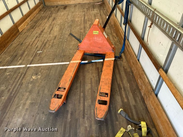 image for item YA0991 2020 International MV607 box truck