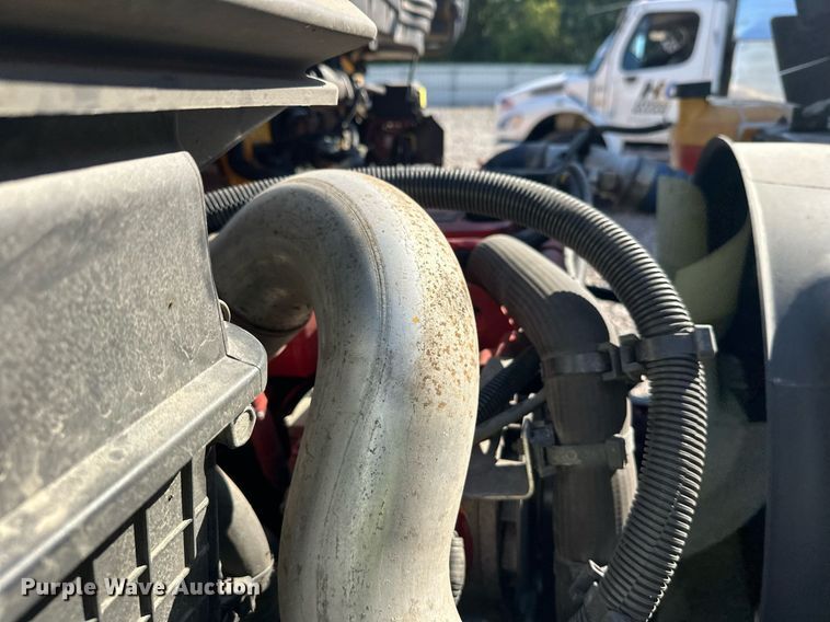 image for item YA0991 2020 International MV607 box truck