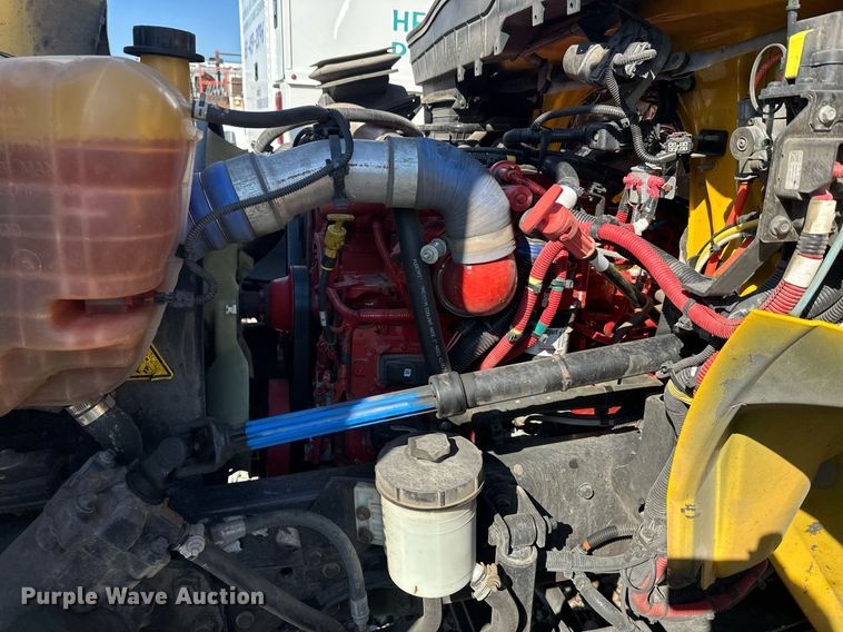 image for item YA0991 2020 International MV607 box truck