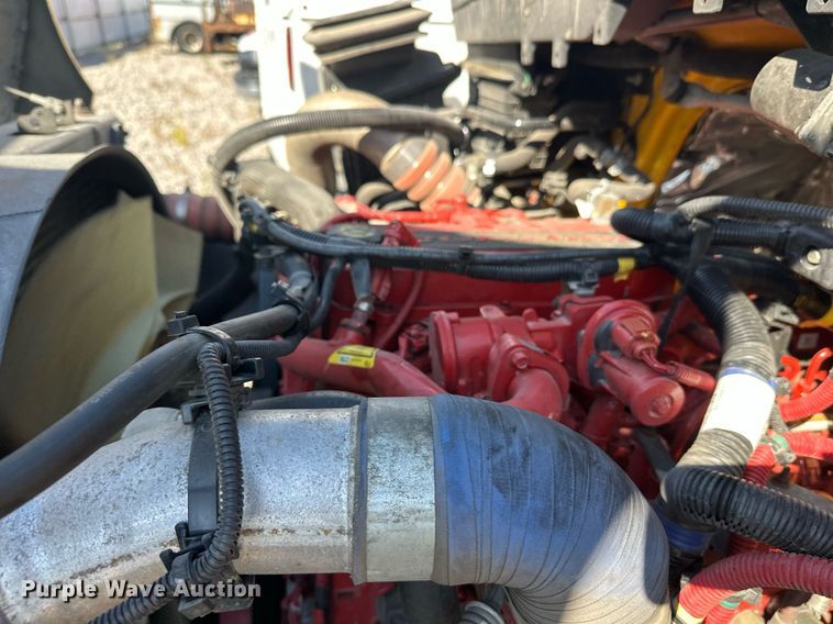 image for item YA0991 2020 International MV607 box truck