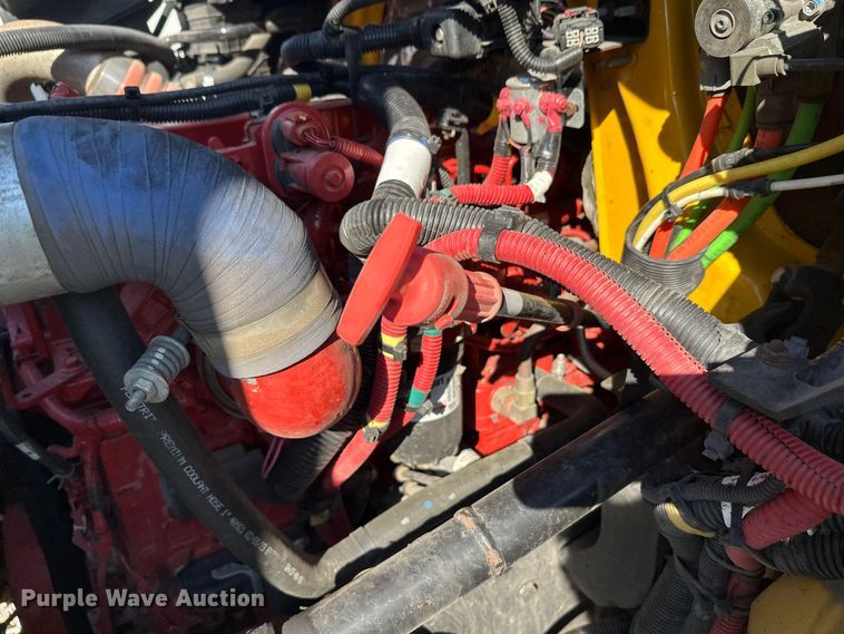 image for item YA0991 2020 International MV607 box truck