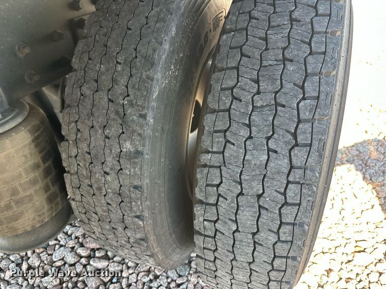 image for item YA0991 2020 International MV607 box truck