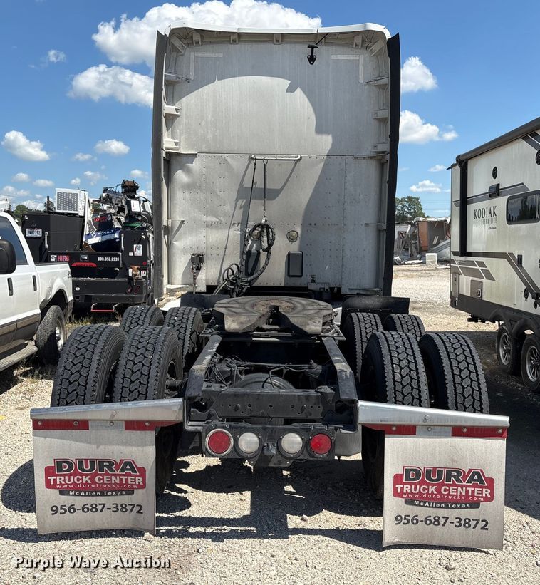 image for item YA0993 2020 Kenworth T680 semi truck