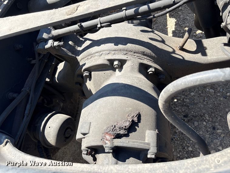 image for item YA0993 2020 Kenworth T680 semi truck