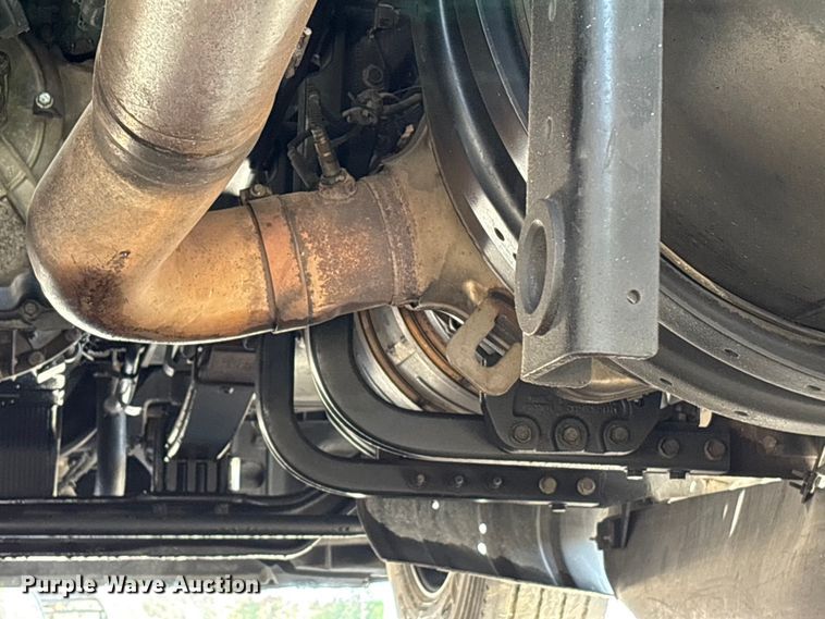 image for item YA0993 2020 Kenworth T680 semi truck