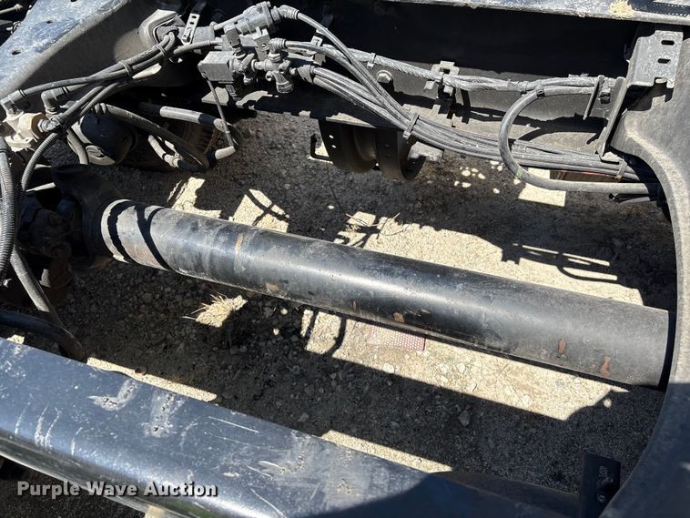 image for item YA0993 2020 Kenworth T680 semi truck