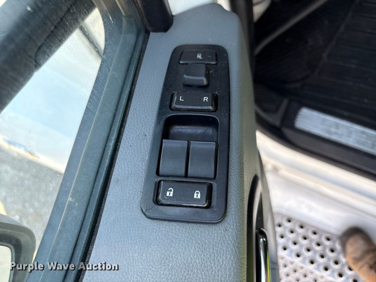 image for item YA0993 2020 Kenworth T680 semi truck