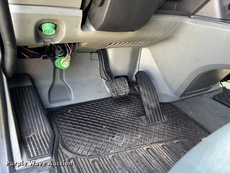 image for item YA0993 2020 Kenworth T680 semi truck