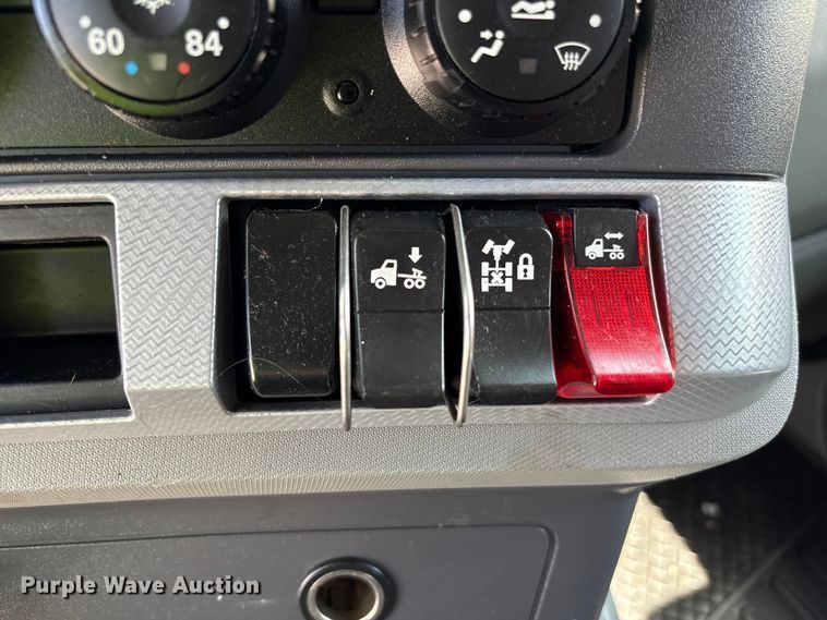 image for item YA0993 2020 Kenworth T680 semi truck