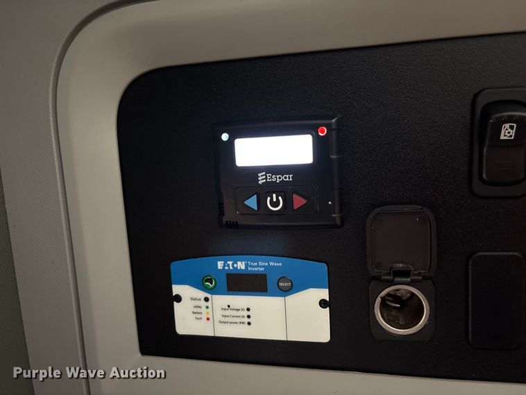 image for item YA0993 2020 Kenworth T680 semi truck