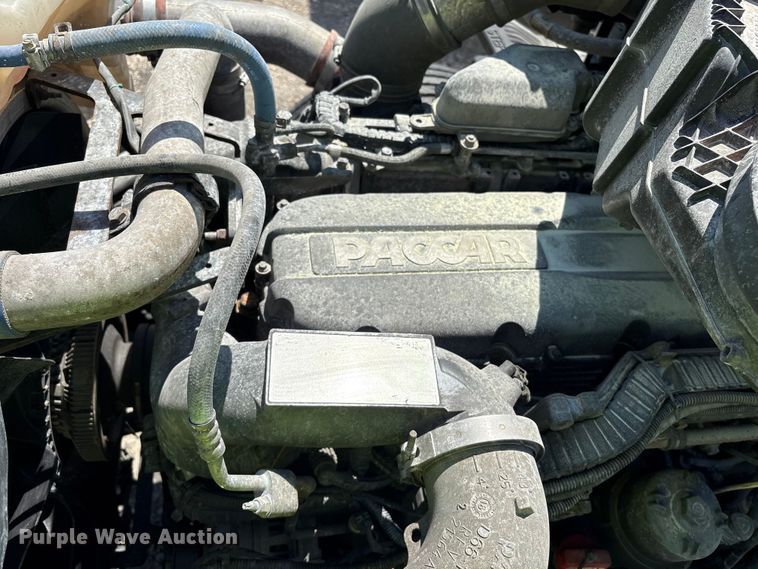 image for item YA0993 2020 Kenworth T680 semi truck