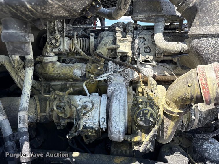 image for item YA0993 2020 Kenworth T680 semi truck