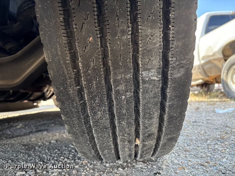 image for item YA0993 2020 Kenworth T680 semi truck