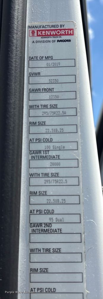 image for item YA0993 2020 Kenworth T680 semi truck