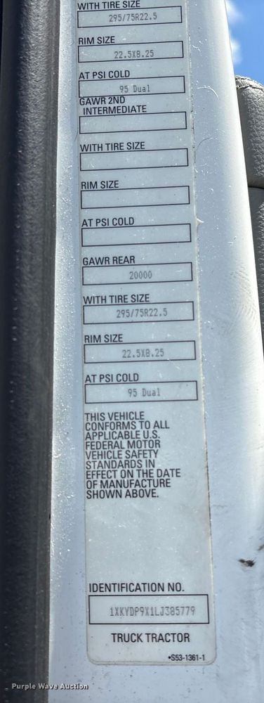 image for item YA0993 2020 Kenworth T680 semi truck