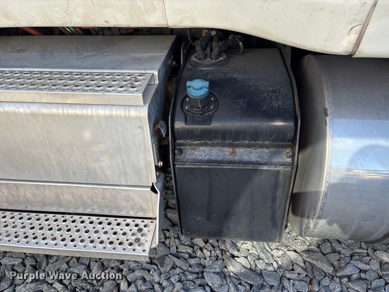 image for item YA1020 2020 International LT625 semi truck