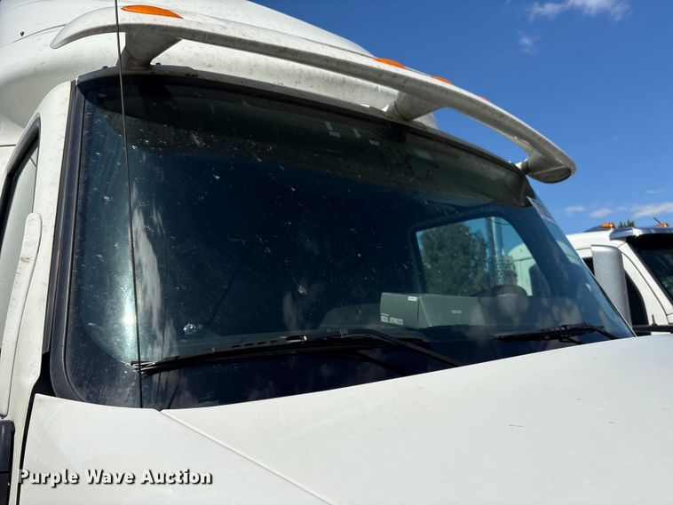 image for item YA1020 2020 International LT625 semi truck