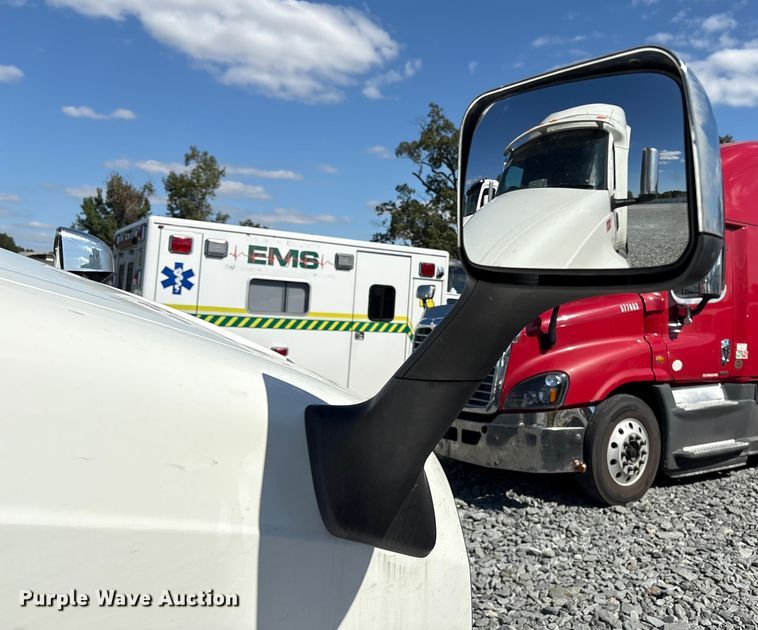 image for item YA1020 2020 International LT625 semi truck