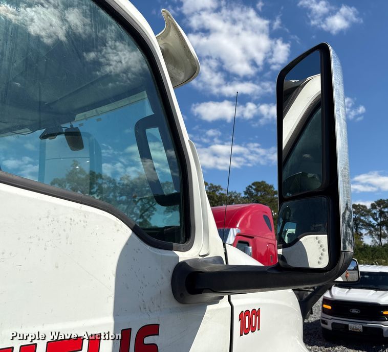 image for item YA1020 2020 International LT625 semi truck