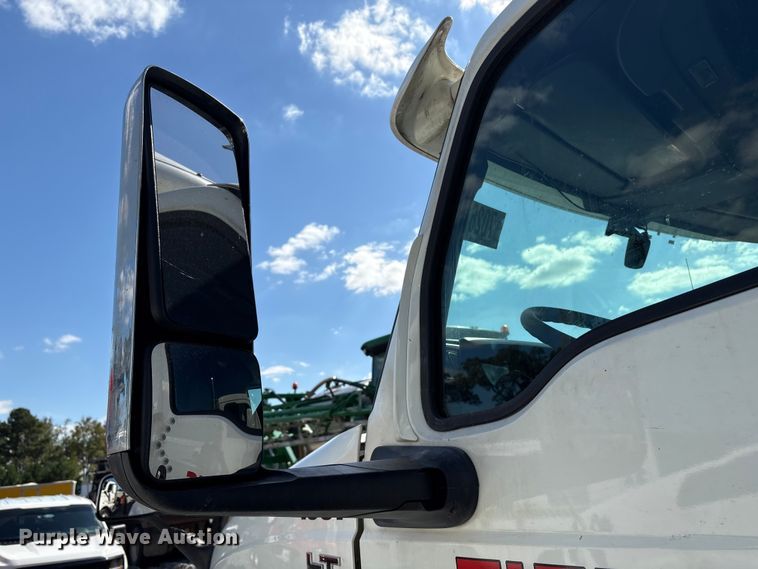 image for item YA1020 2020 International LT625 semi truck