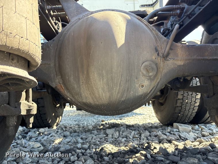 image for item YA1020 2020 International LT625 semi truck