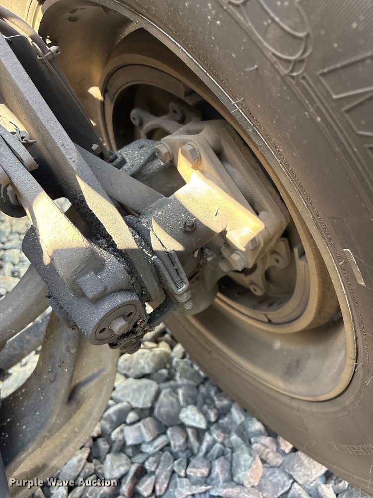 image for item YA1020 2020 International LT625 semi truck