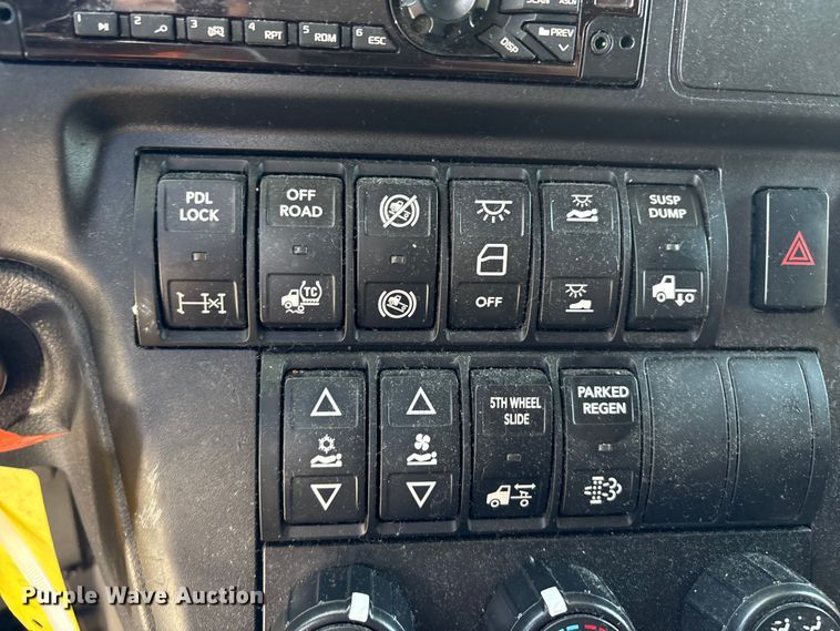 image for item YA1020 2020 International LT625 semi truck