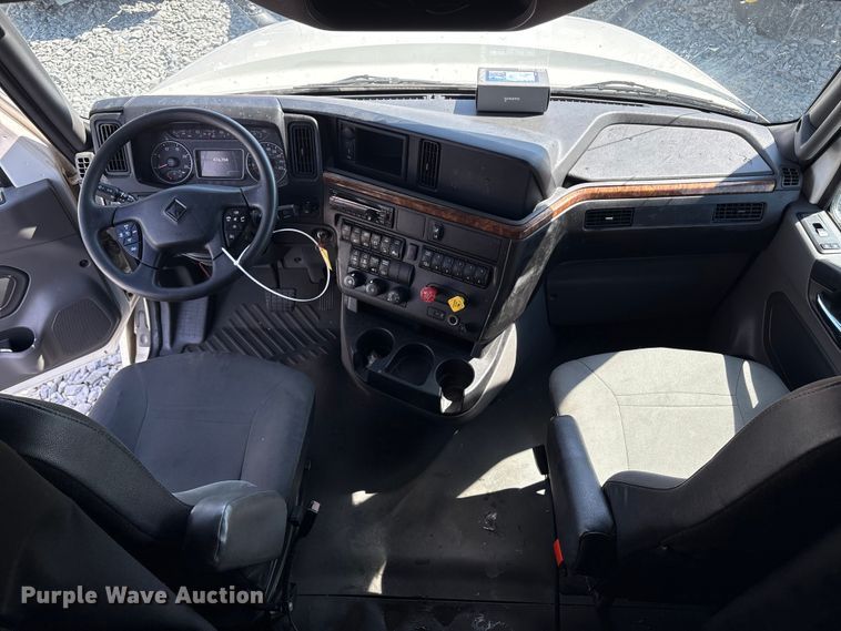 image for item YA1020 2020 International LT625 semi truck