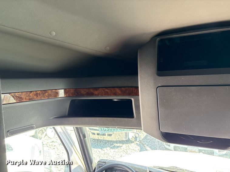 image for item YA1020 2020 International LT625 semi truck