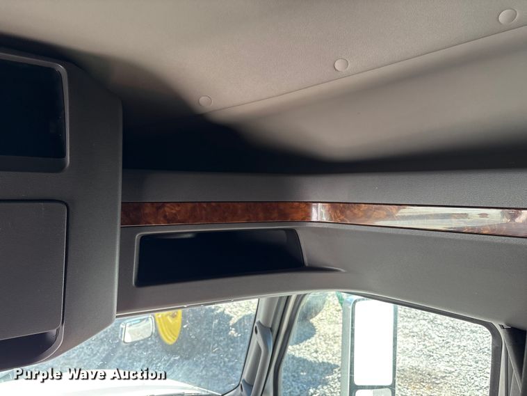 image for item YA1020 2020 International LT625 semi truck