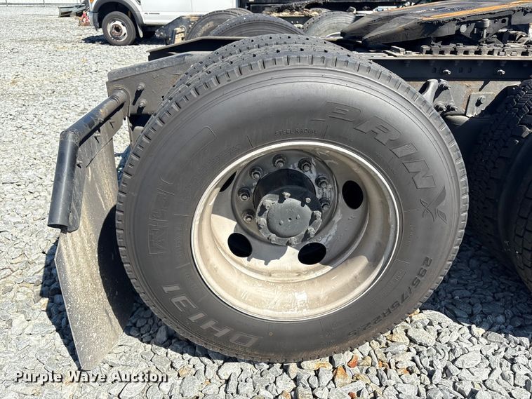 image for item YA1020 2020 International LT625 semi truck