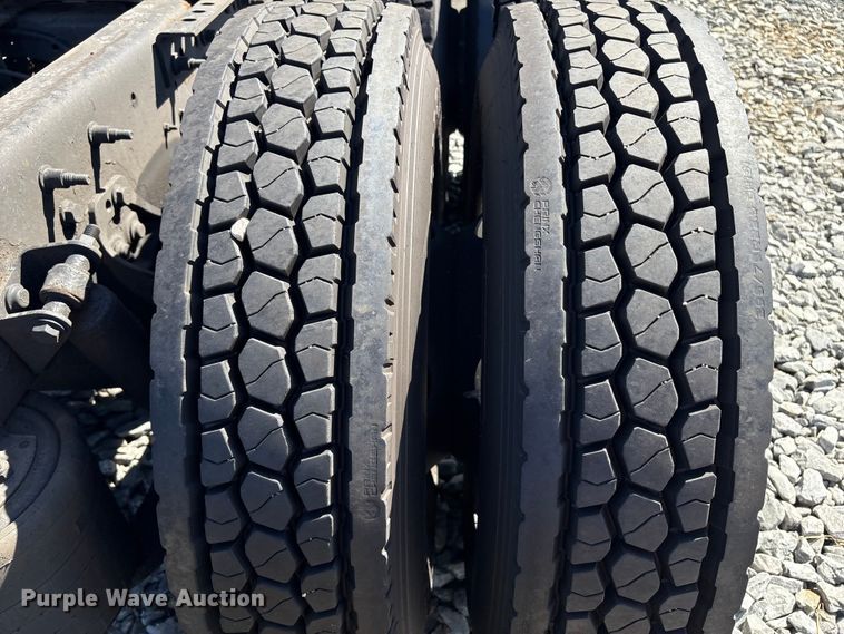 image for item YA1020 2020 International LT625 semi truck