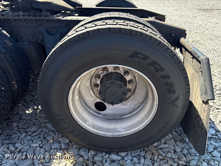 image for item YA1020 2020 International LT625 semi truck