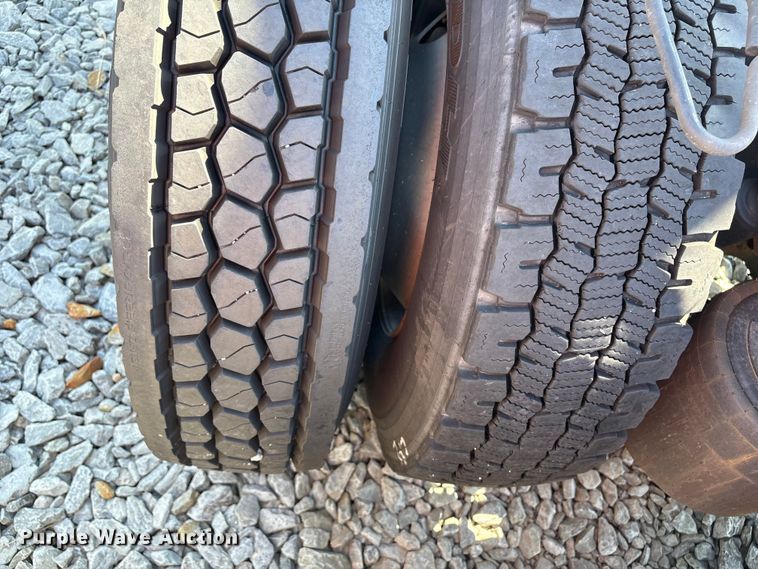 image for item YA1020 2020 International LT625 semi truck