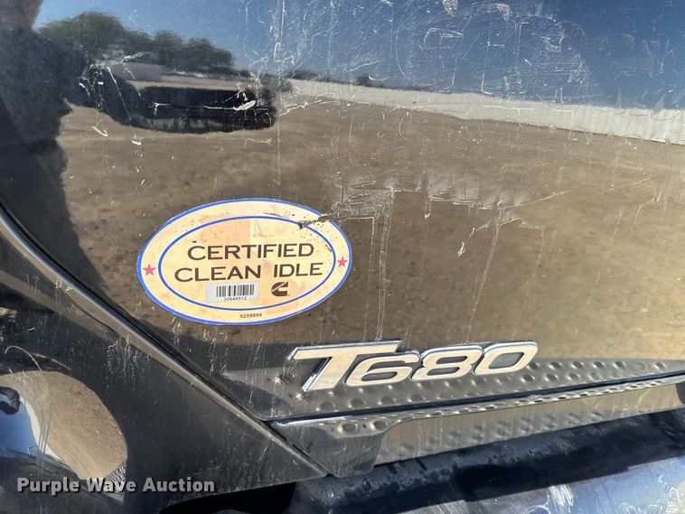 image for item YA1029 2019 Kenworth T680 semi truck