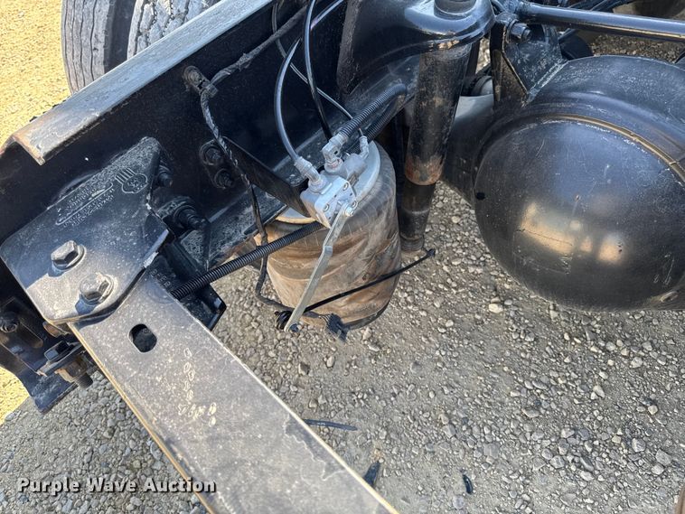 image for item YA1029 2019 Kenworth T680 semi truck