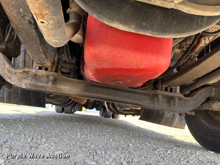 image for item YA1029 2019 Kenworth T680 semi truck