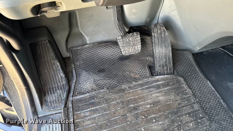 image for item YA1029 2019 Kenworth T680 semi truck