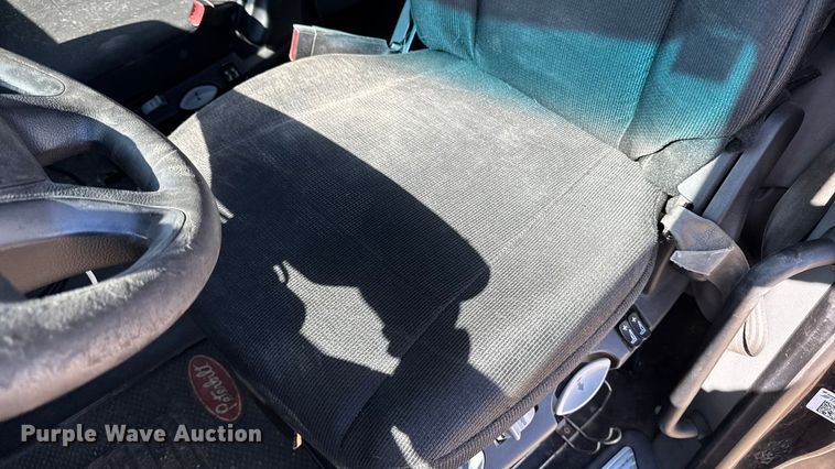 image for item YA1029 2019 Kenworth T680 semi truck