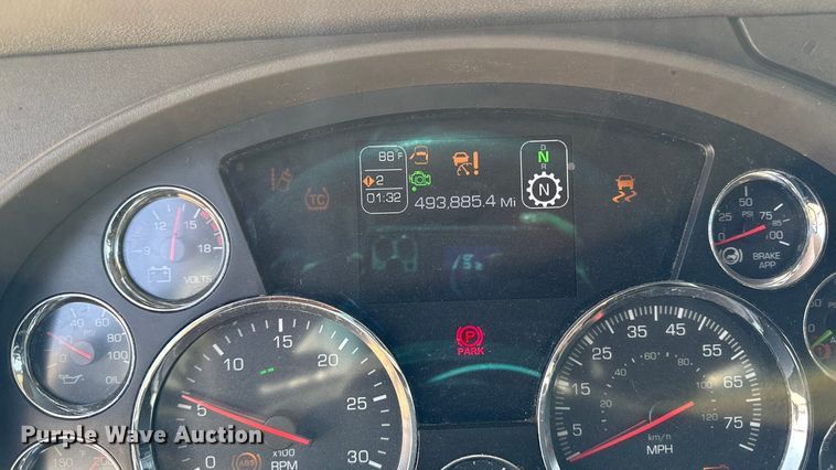 image for item YA1029 2019 Kenworth T680 semi truck