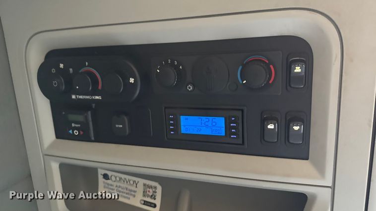 image for item YA1029 2019 Kenworth T680 semi truck