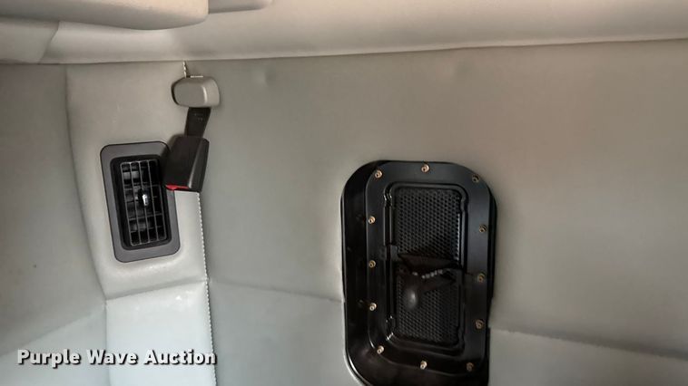 image for item YA1029 2019 Kenworth T680 semi truck