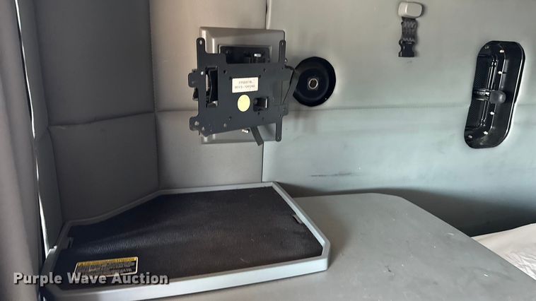 image for item YA1029 2019 Kenworth T680 semi truck