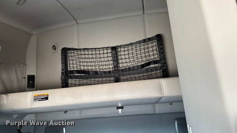 image for item YA1029 2019 Kenworth T680 semi truck