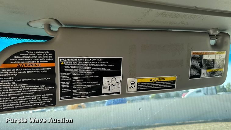 image for item YA1029 2019 Kenworth T680 semi truck