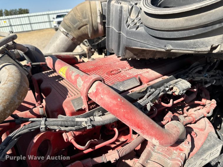 image for item YA1029 2019 Kenworth T680 semi truck