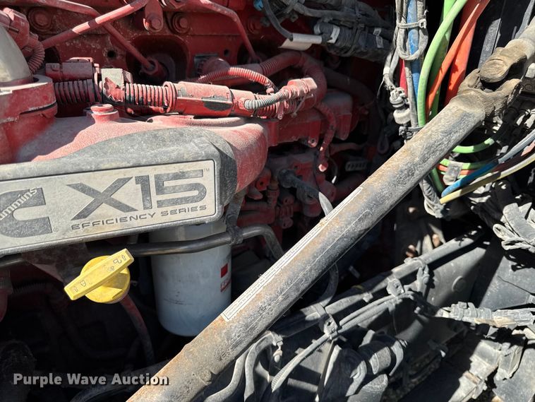 image for item YA1029 2019 Kenworth T680 semi truck