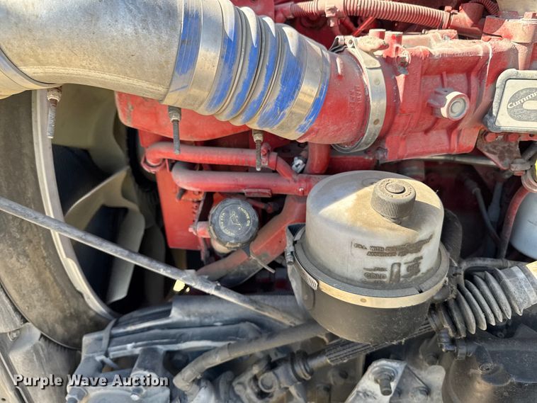 image for item YA1029 2019 Kenworth T680 semi truck